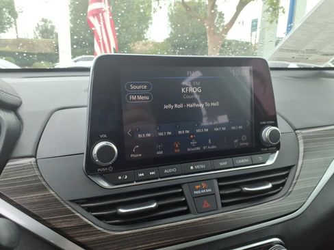 Certified 2022 Nissan Altima 2.5 SL FWD image 18