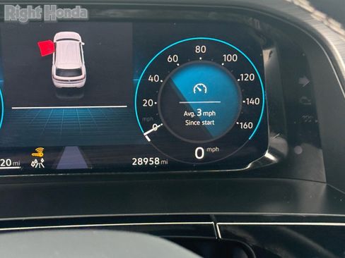 Used 2025 Volkswagen Atlas Cross Sport SE image 18