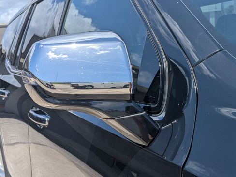 Used 2024 Chevrolet Tahoe Premier AWD/4WD image 13
