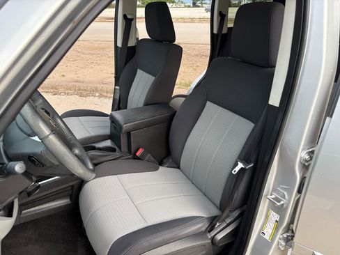 Used 2008 Dodge Nitro SLT w/ Convenience Group RWD image 27