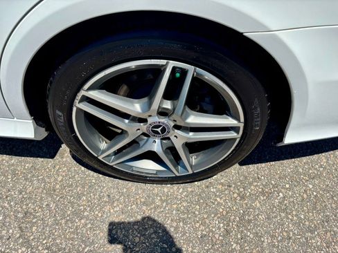 Used 2014 Mercedes-Benz E 350 4MATIC Sedan image 36