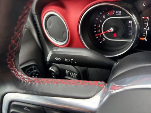 Used 2019 Jeep Wrangler Unlimited Rubicon AWD/4WD image 31