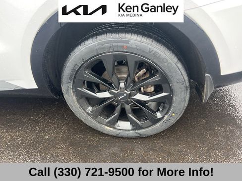 Certified 2023 Kia Sorento SX image 24