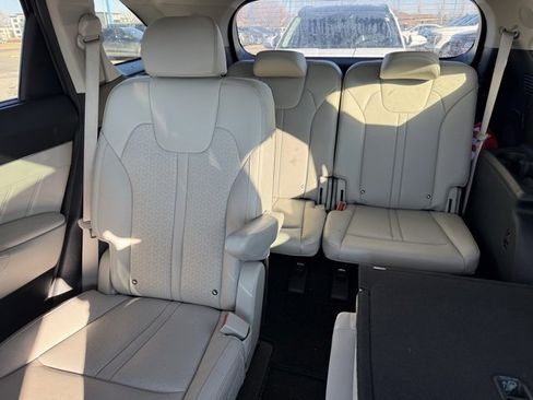 Used 2023 Kia Sorento SX Prestige image 11