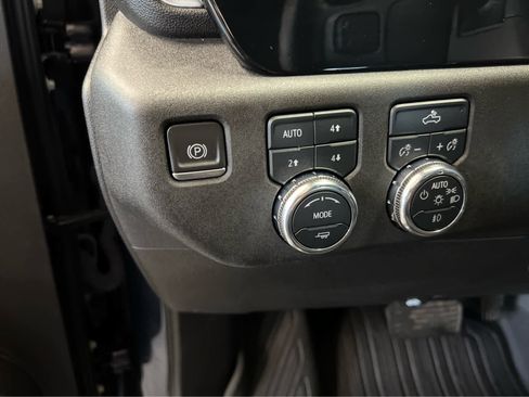 Used 2023 GMC Sierra 1500 Elevation image 28