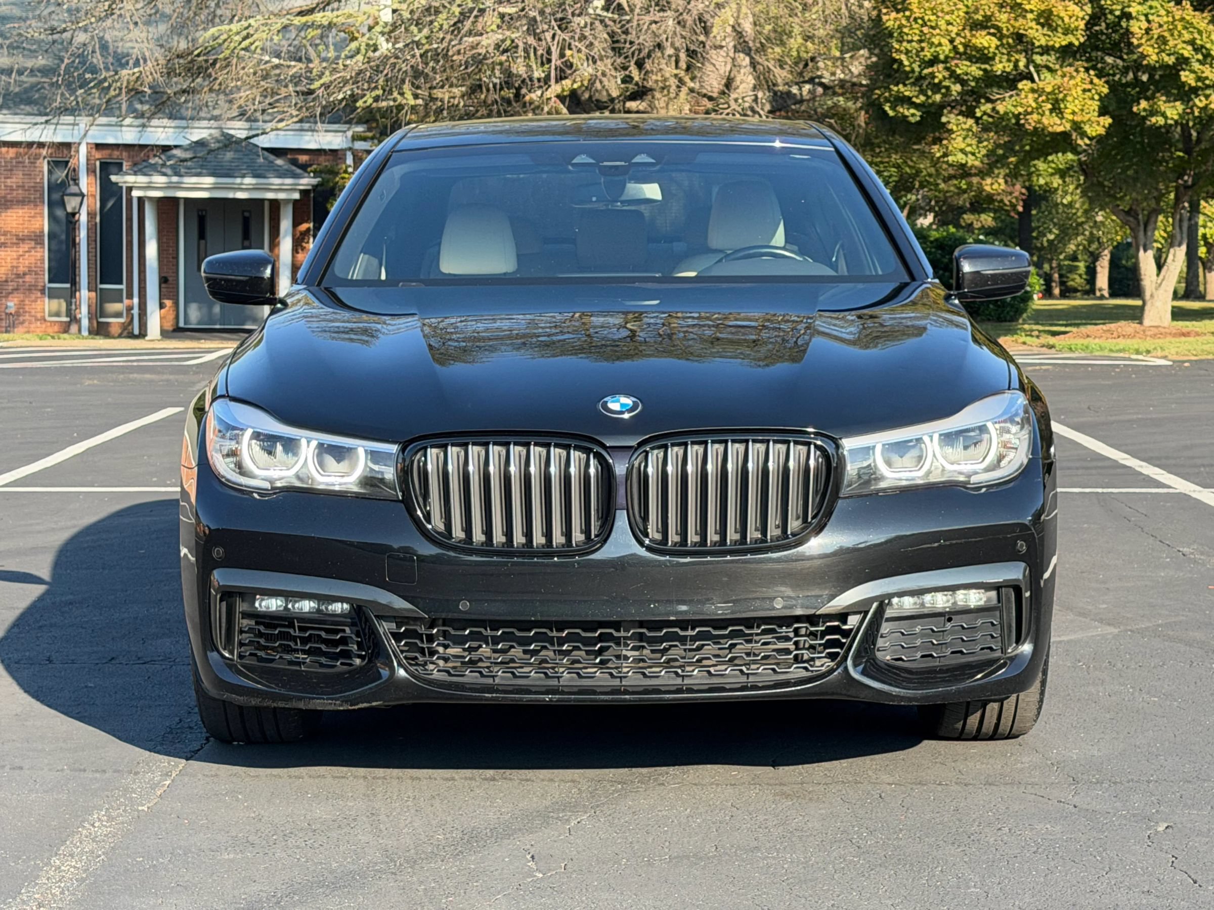 Used 2019 BMW 740i xDrive w/ M Sport Package AWD/4WD image 4