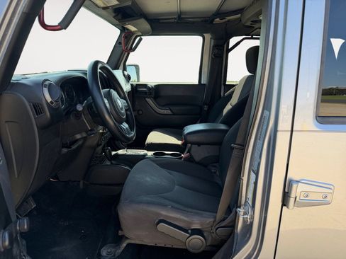 Used 2017 Jeep Wrangler Unlimited Sport AWD/4WD image 9