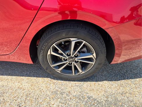 Used 2023 Kia Forte LXS FWD image 16