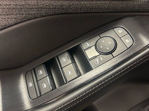 Used 2023 Nissan Rogue SV image 5