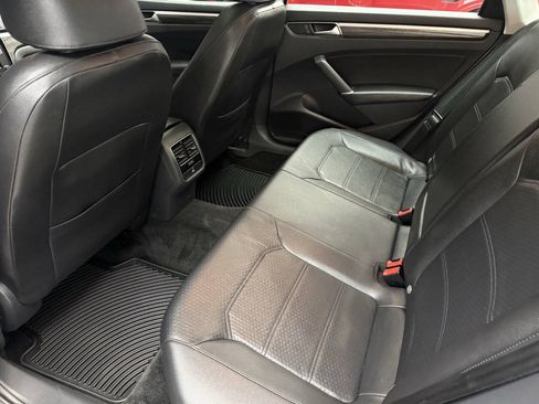 Used 2016 Volkswagen Passat 1.8T SE w/ Lighting Package (P06) FWD image 20
