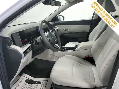 Used 2025 Hyundai Tucson SEL FWD image 4