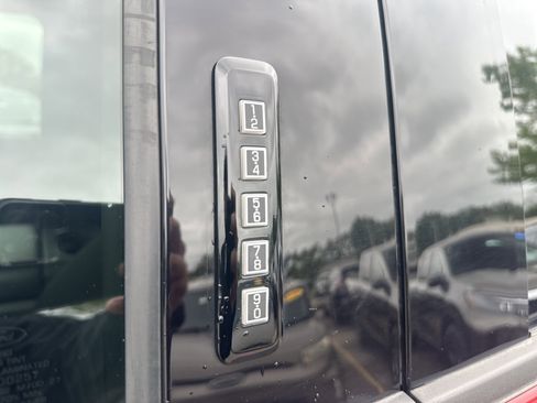 Used 2020 Ford F150 XLT w/ Equipment Group 302A Luxury AWD/4WD image 11