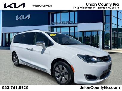 Used 2018 Chrysler Pacifica Limited w/ Advanced Safetytec Group