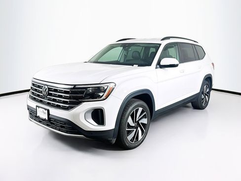 Used 2025 Volkswagen Atlas SE image 3