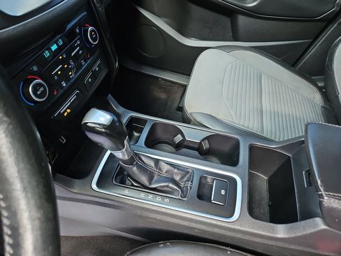 Used 2018 Ford Escape SE w/ SE Sport Appearance Package FWD image 23