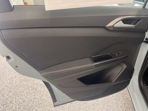 New 2026 Volkswagen Taos SE FWD image 31
