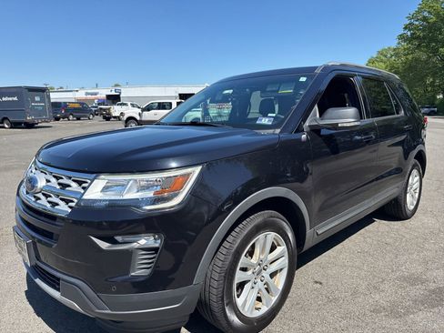 Used 2019 Ford Explorer XLT w/ Equipment Group 202A AWD/4WD image 1