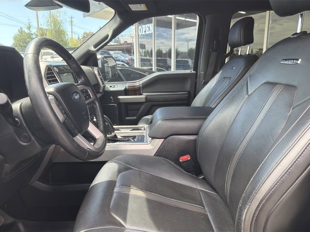 Used 2016 Ford F150 Platinum w/ Equipment Group 701A Luxury AWD/4WD image 28