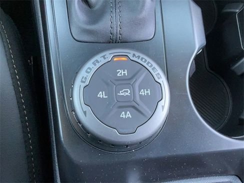 New 2025 Ford Bronco Badlands image 21