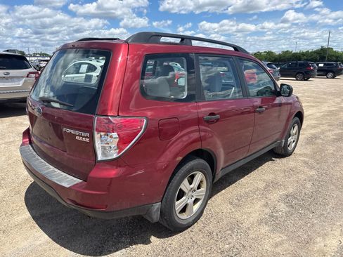Used 2011 Subaru Forester 2.5X w/ Popular Equipment Group 1A AWD/4WD image 3