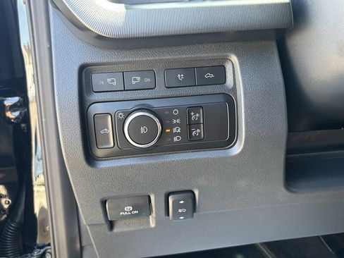 Used 2024 Ford F250 Platinum w/ FX4 Off-Road Package AWD/4WD image 22