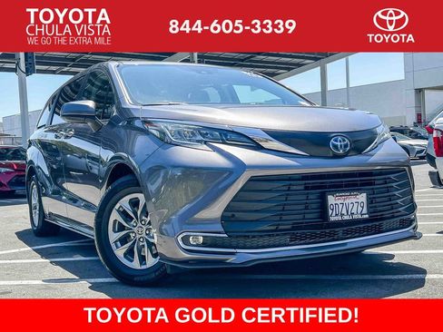 Certified 2023 Toyota Sienna XLE AWD/4WD image 1