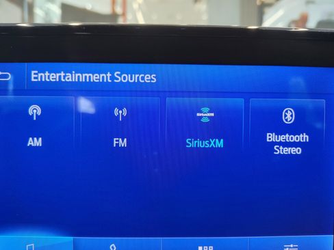 Used 2024 Ford Explorer XLT w/ Equipment Group 202A AWD/4WD image 19