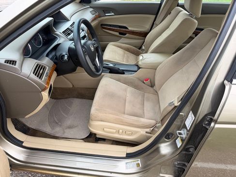 Used 2010 Honda Accord EX image 9