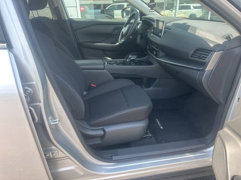 Used 2024 Nissan Rogue S AWD/4WD image 8