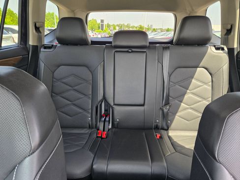 Used 2024 Volkswagen Atlas SE FWD image 13