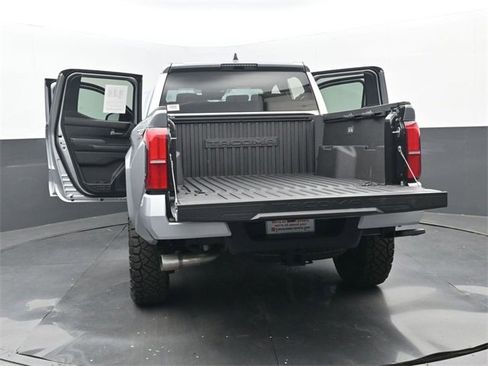 Used 2025 Toyota Tacoma TRD Sport image 34