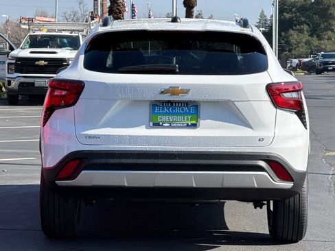New 2026 Chevrolet Trax LT w/ Driver Confidence Package FWD image 4