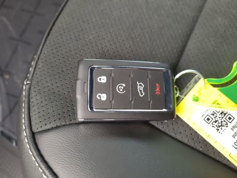 New 2025 Jeep Grand Cherokee Altitude image 28