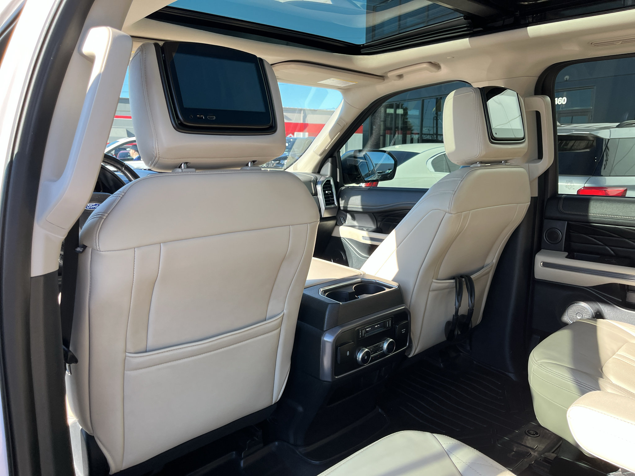 Used 2018 Ford Expedition Max Platinum AWD/4WD image 38