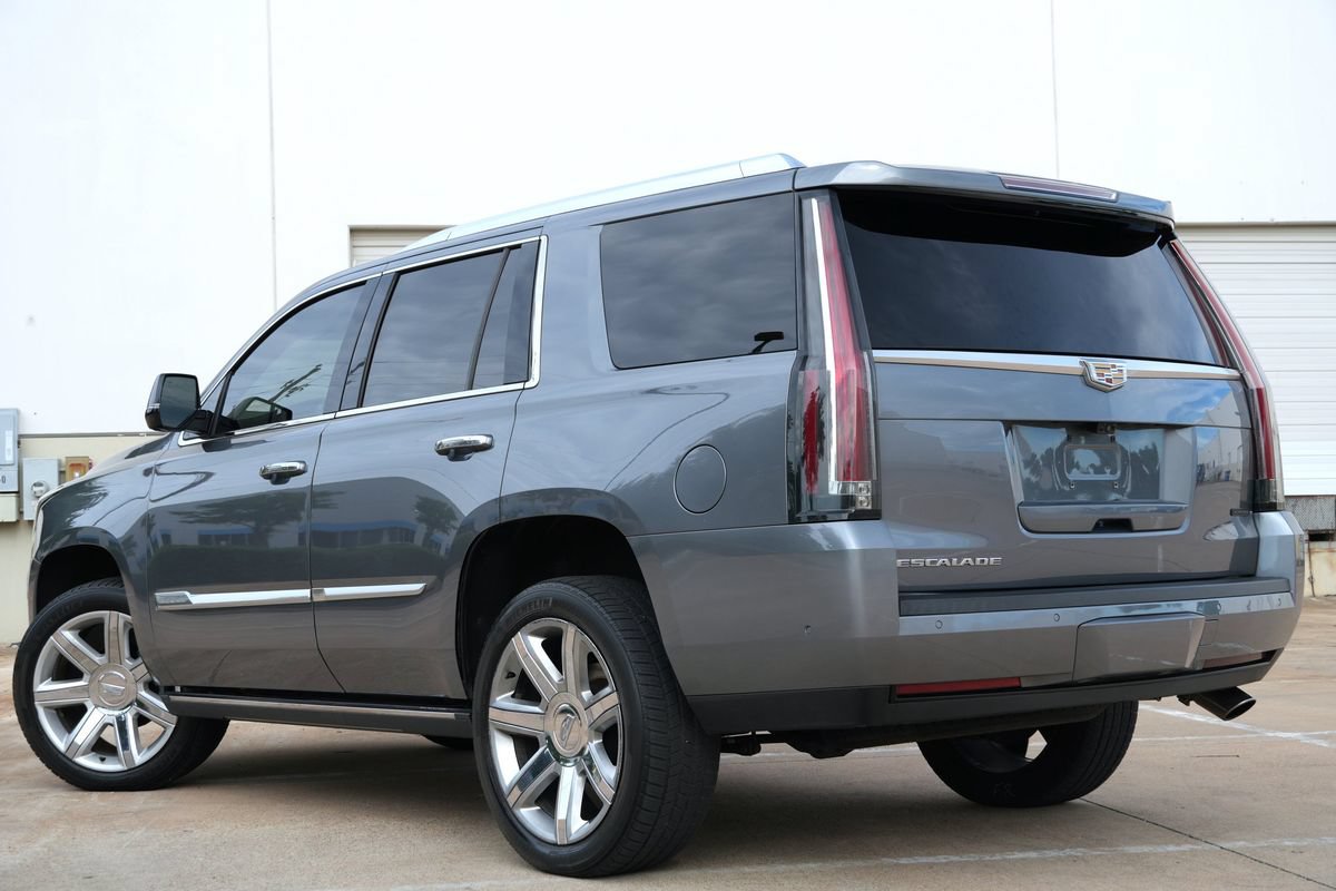 Used 2019 Cadillac Escalade Premium Luxury AWD/4WD image 4