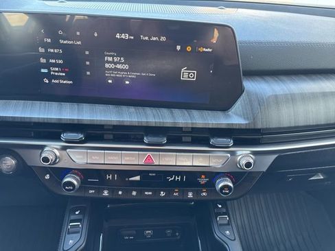 Certified 2025 Kia Telluride EX w/ EX Captain's Chair Package image 16