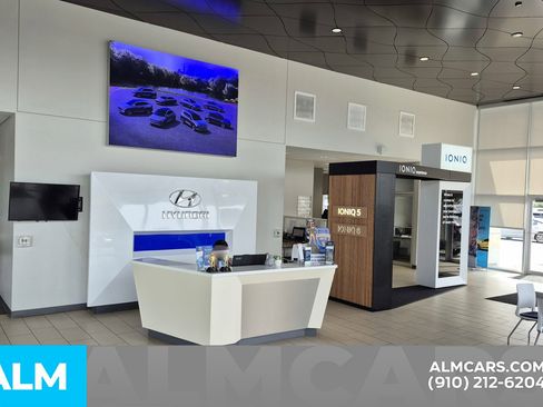 Used 2024 Nissan Altima 2.5 SV image 23