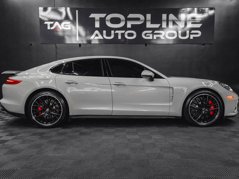 Used 2017 Porsche Panamera Turbo image 34