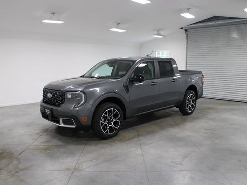 New 2026 Ford Maverick Lariat image 3