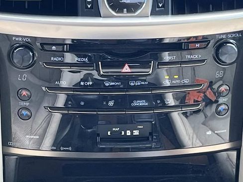 Used 2019 Lexus LX 570 4WD w/ Luxury Package image 16