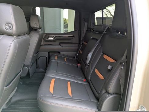 Used 2022 GMC Sierra 1500 AT4 w/ AT4 Premium Package image 21