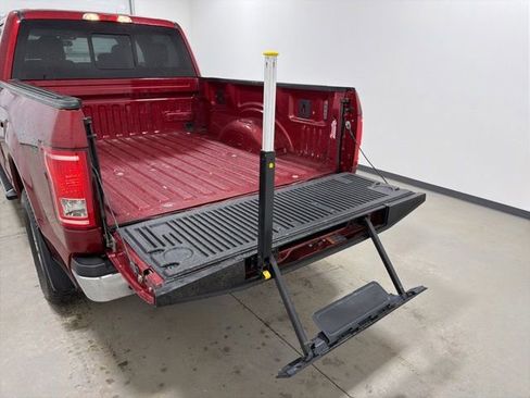 Used 2017 Ford F150 XLT w/ Equipment Group 302A Luxury AWD/4WD image 35