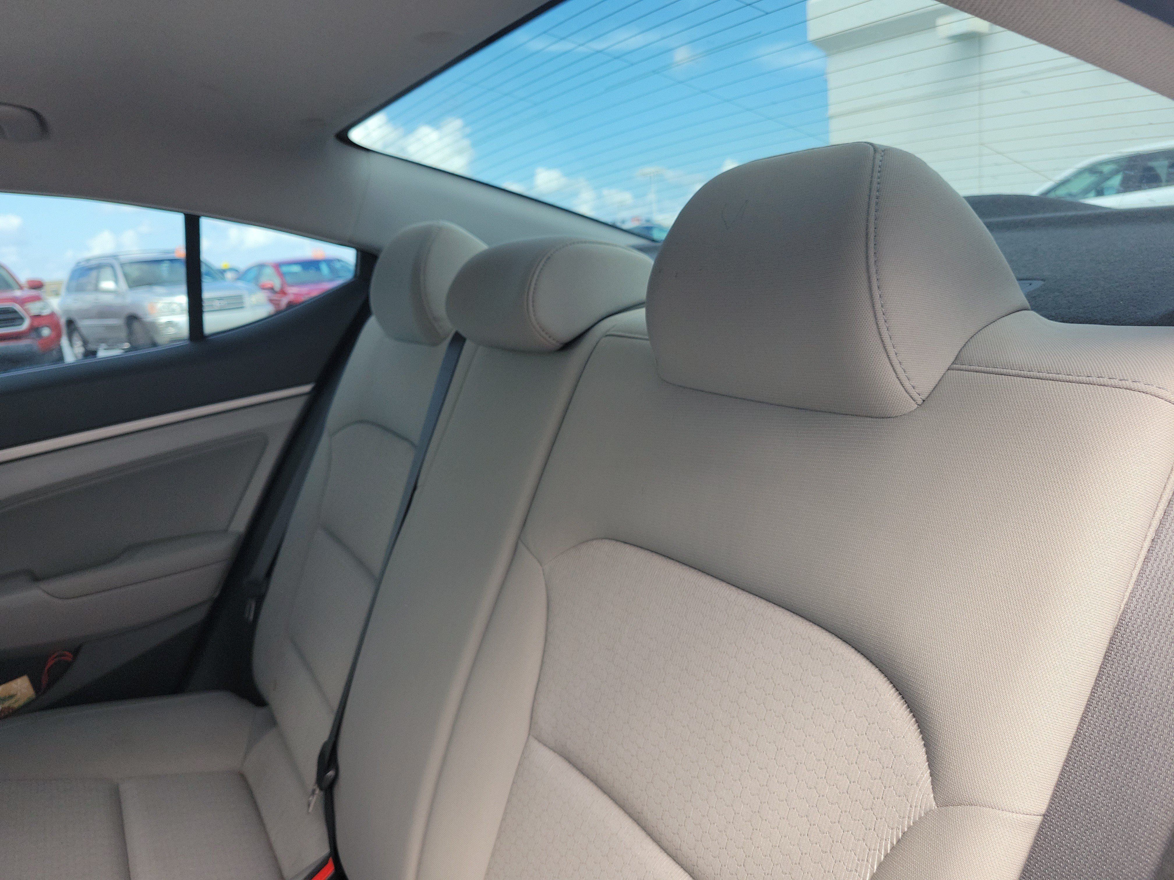Used 2017 Hyundai Elantra SE FWD image 12