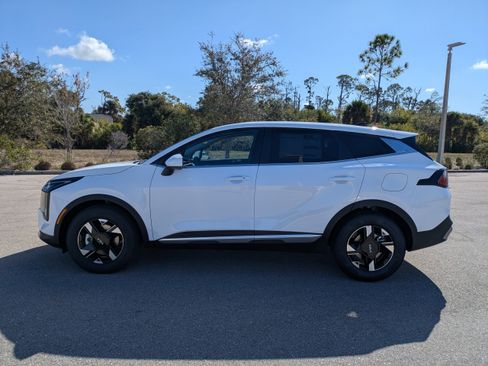 New 2026 Kia Sportage LX FWD image 8