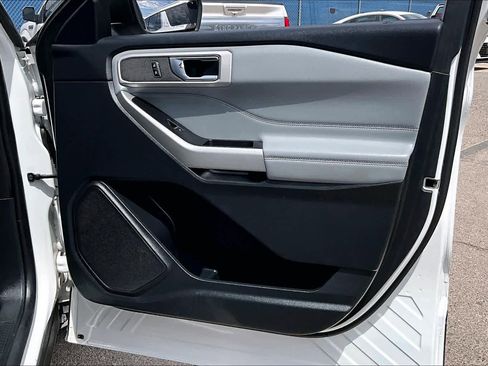 Certified 2021 Ford Explorer XLT w/ Equipment Group 202A image 21