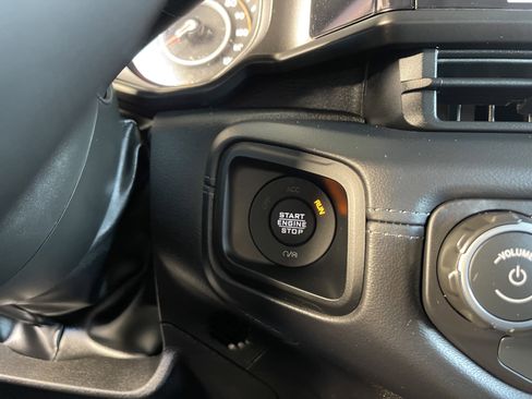 New 2026 Jeep Wrangler Sahara AWD/4WD image 31