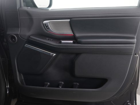 Used 2025 Ford Expedition Platinum image 15