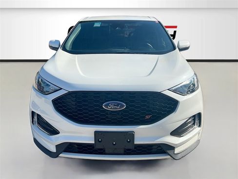 Used 2023 Ford Edge ST image 2