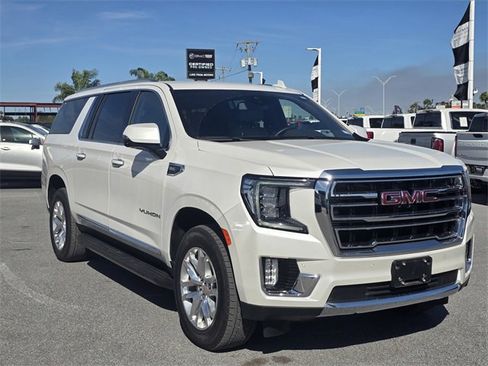 Used 2024 GMC Yukon XL SLT w/ SLT Luxury Package image 3