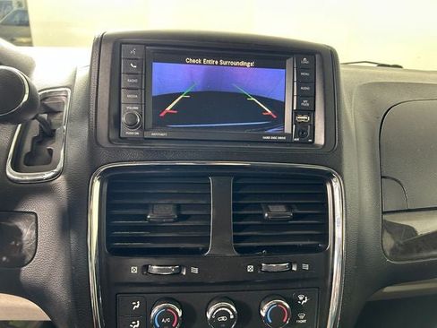 Used 2020 Dodge Grand Caravan SE FWD image 22